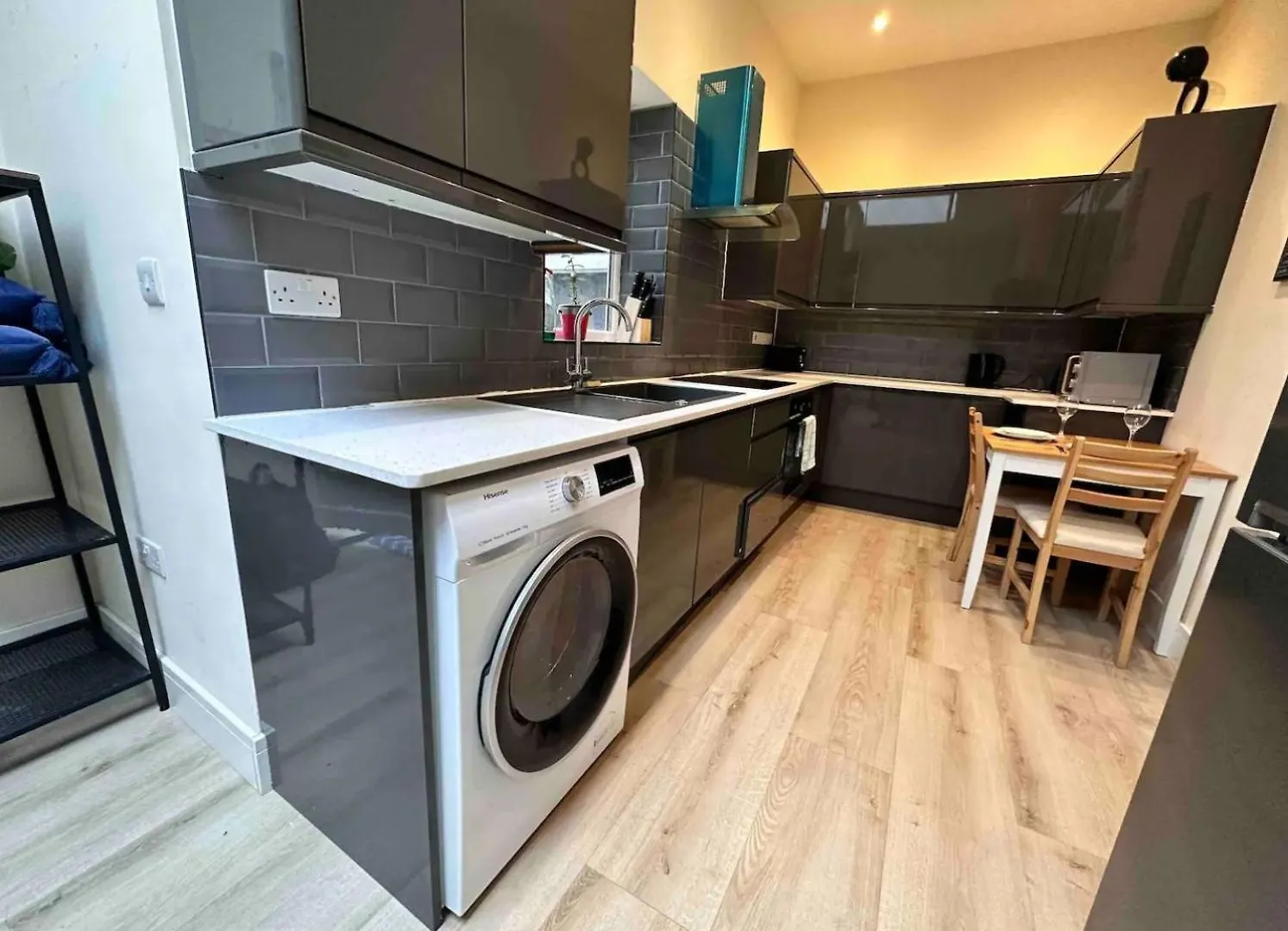 Modern, 10 Minutes To London Bridge, Free Parking Apartment