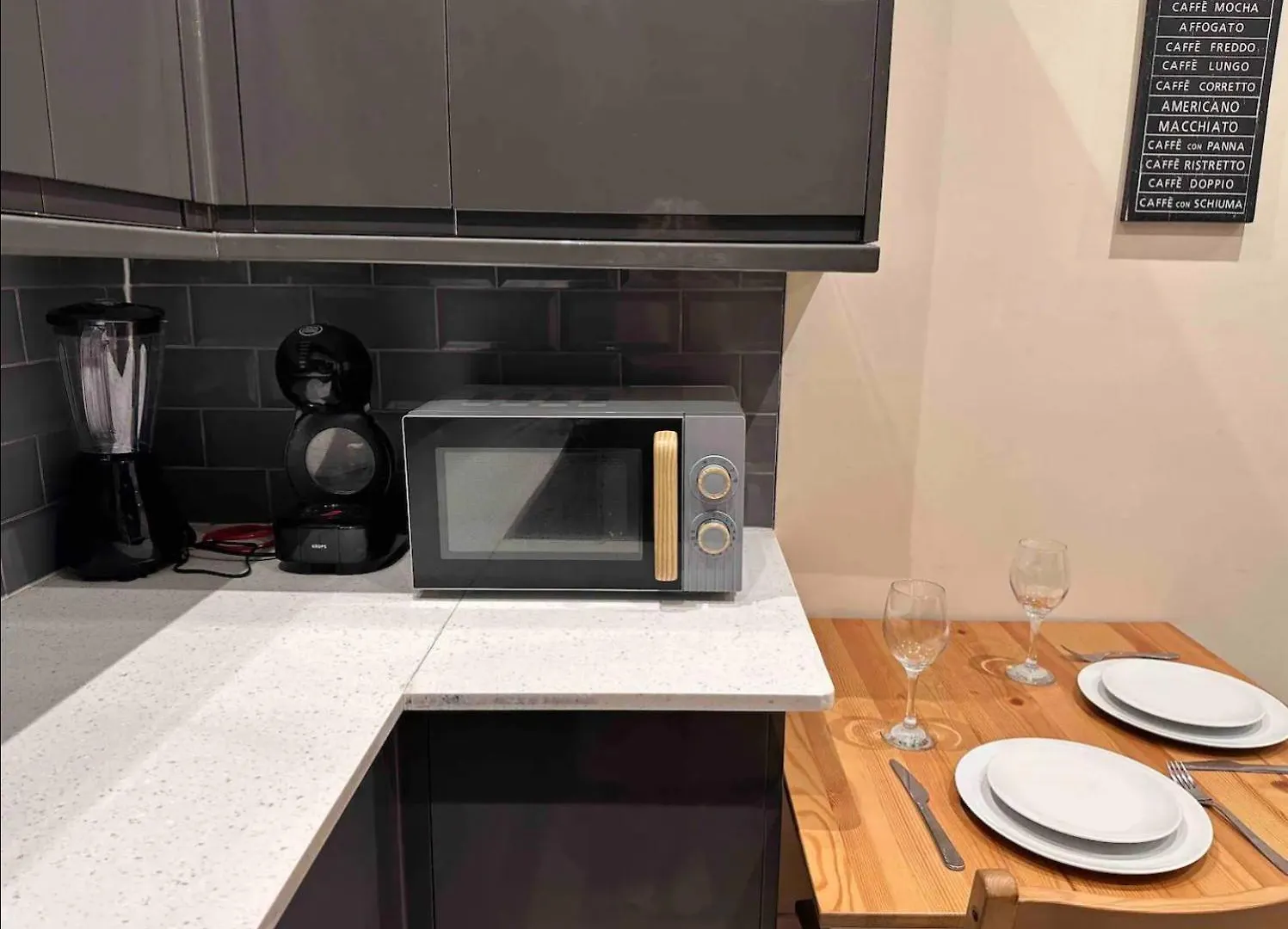 Modern, 10 Minutes To London Bridge, Free Parking Apartment 0*,  United Kingdom