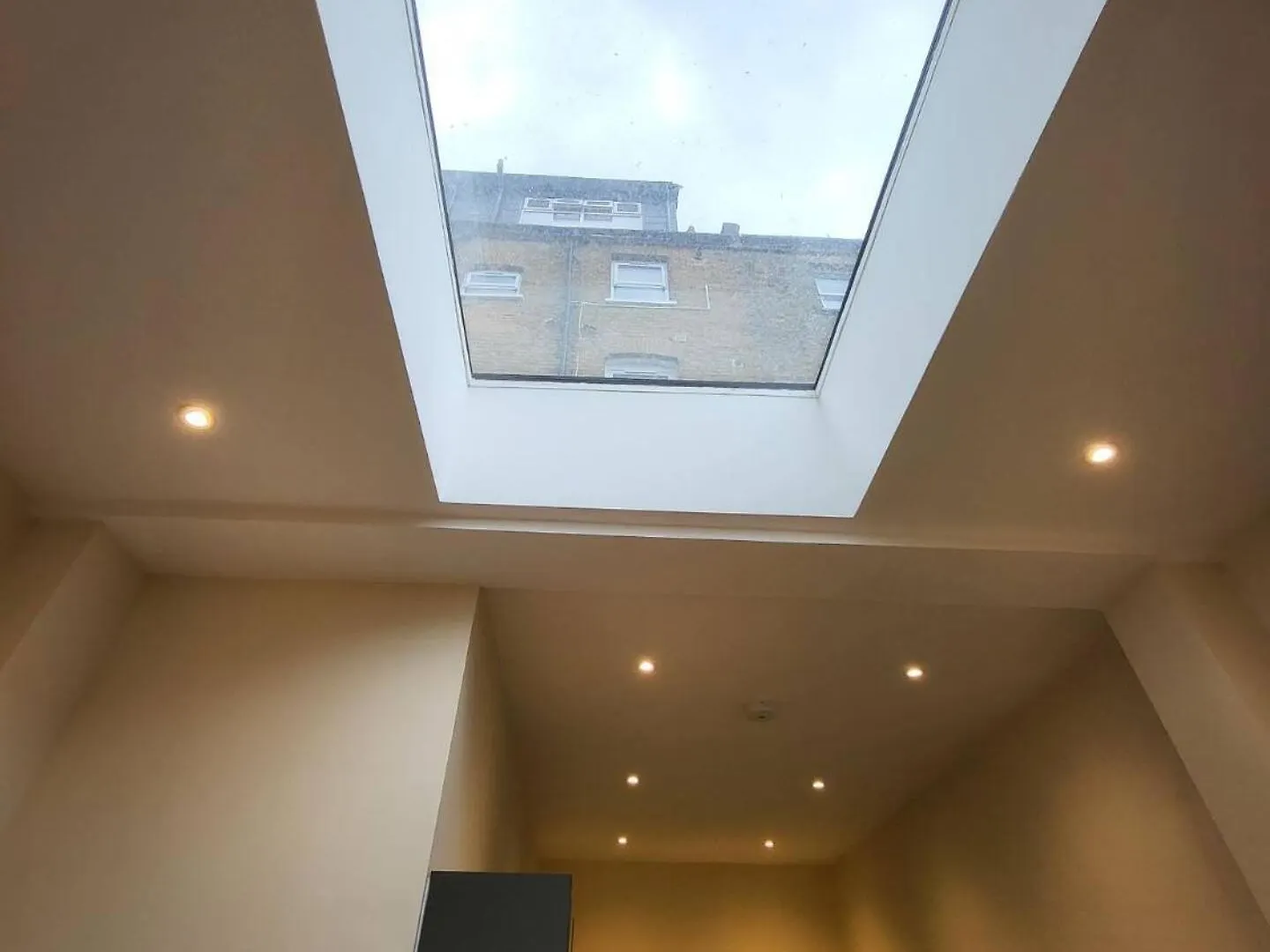 Modern, 10 Minutes To London Bridge, Free Parking Apartment