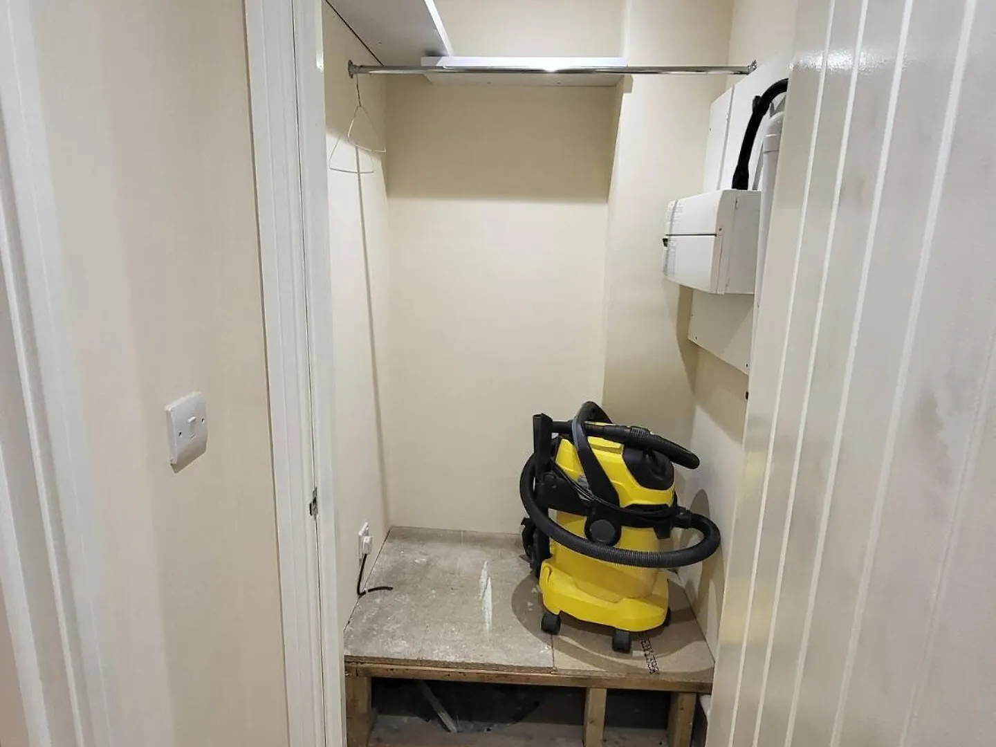 Modern, 10 Minutes To London Bridge, Free Parking Apartment 0*,  United Kingdom