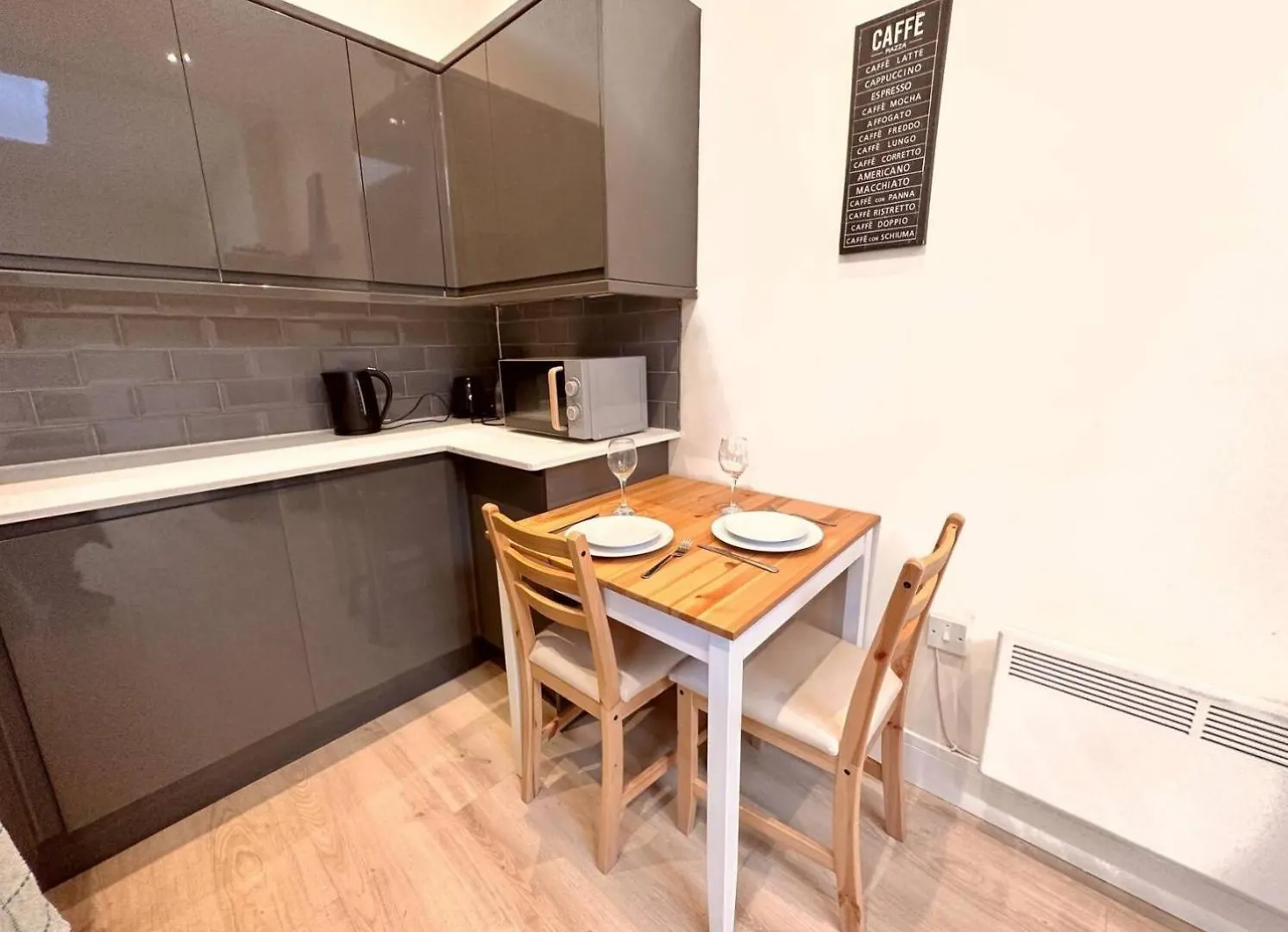 Modern, 10 Minutes To London Bridge, Free Parking Apartment